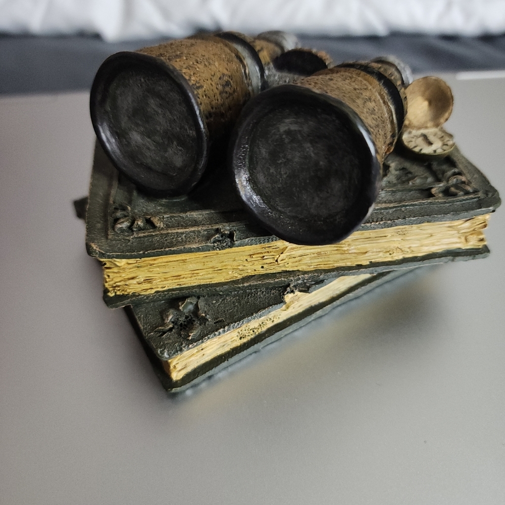 BTC Resin Figurine for Home Decor (Antique, Vintage, Binocular and Books)
